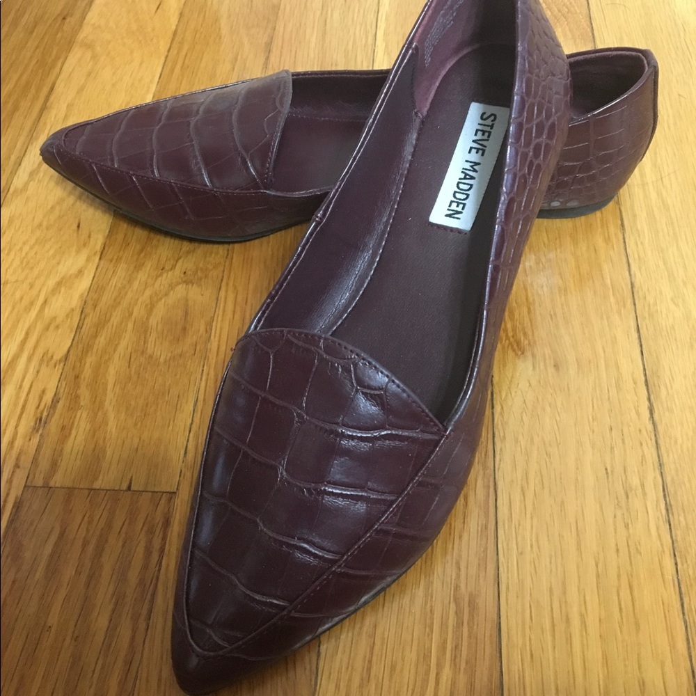 Steve Madden burgundy flats